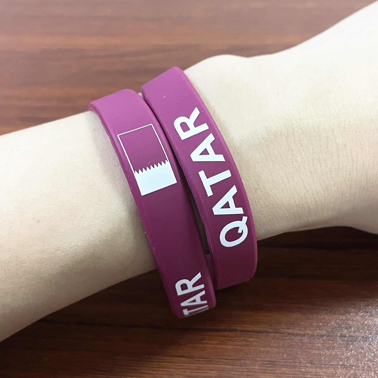 2pcs Qatar Flag Silicone Brace – Men Accessories Qatar recenzja i cena